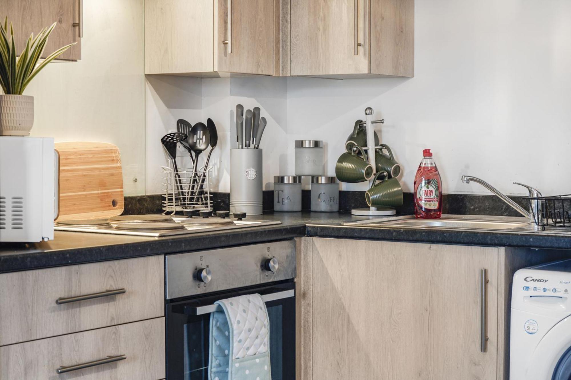 Modern Apartments With Free Parking Near Heathrow Colnbrook Exterior foto
