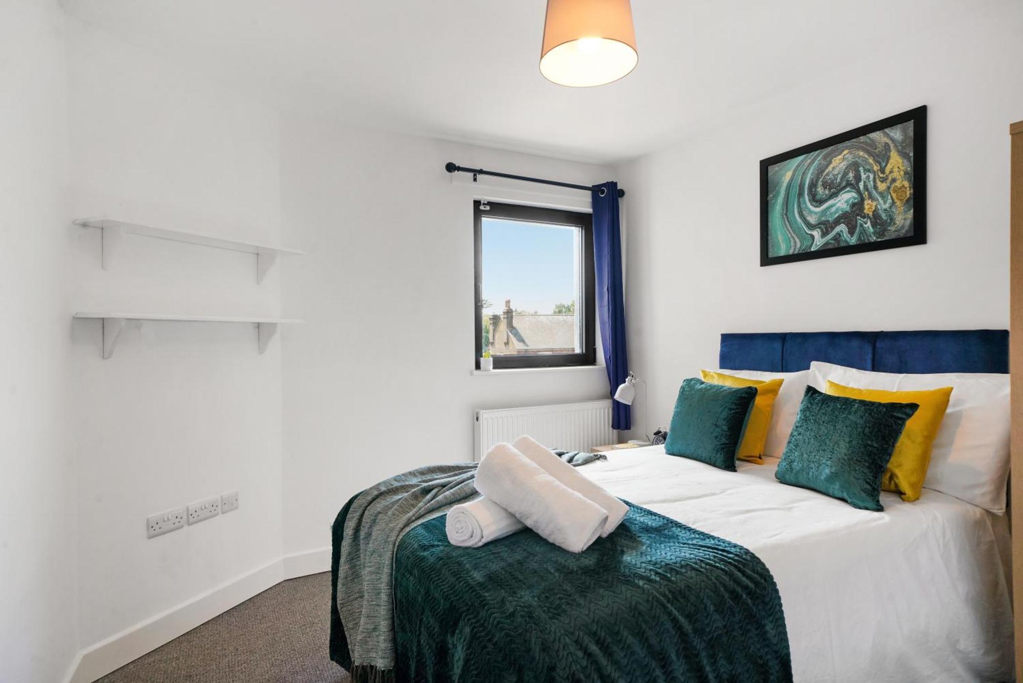 Modern Apartments With Free Parking Near Heathrow Colnbrook Exterior foto
