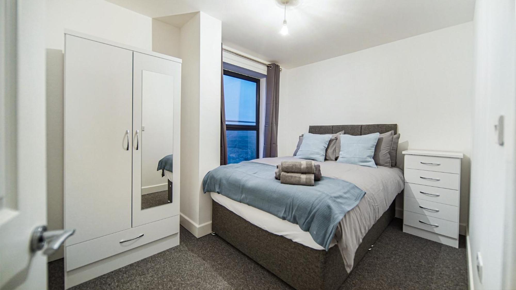 Modern Apartments With Free Parking Near Heathrow Colnbrook Exterior foto