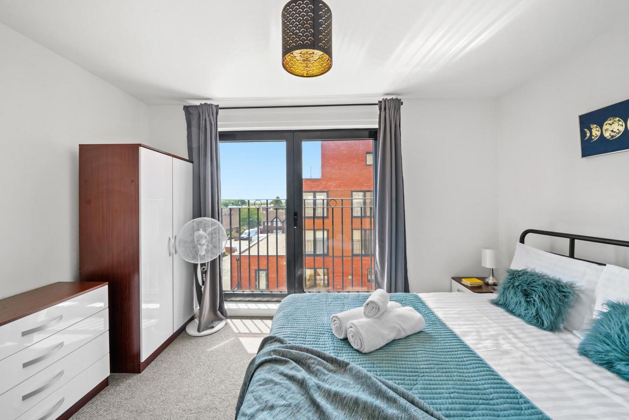 Modern Apartments With Free Parking Near Heathrow Colnbrook Exterior foto
