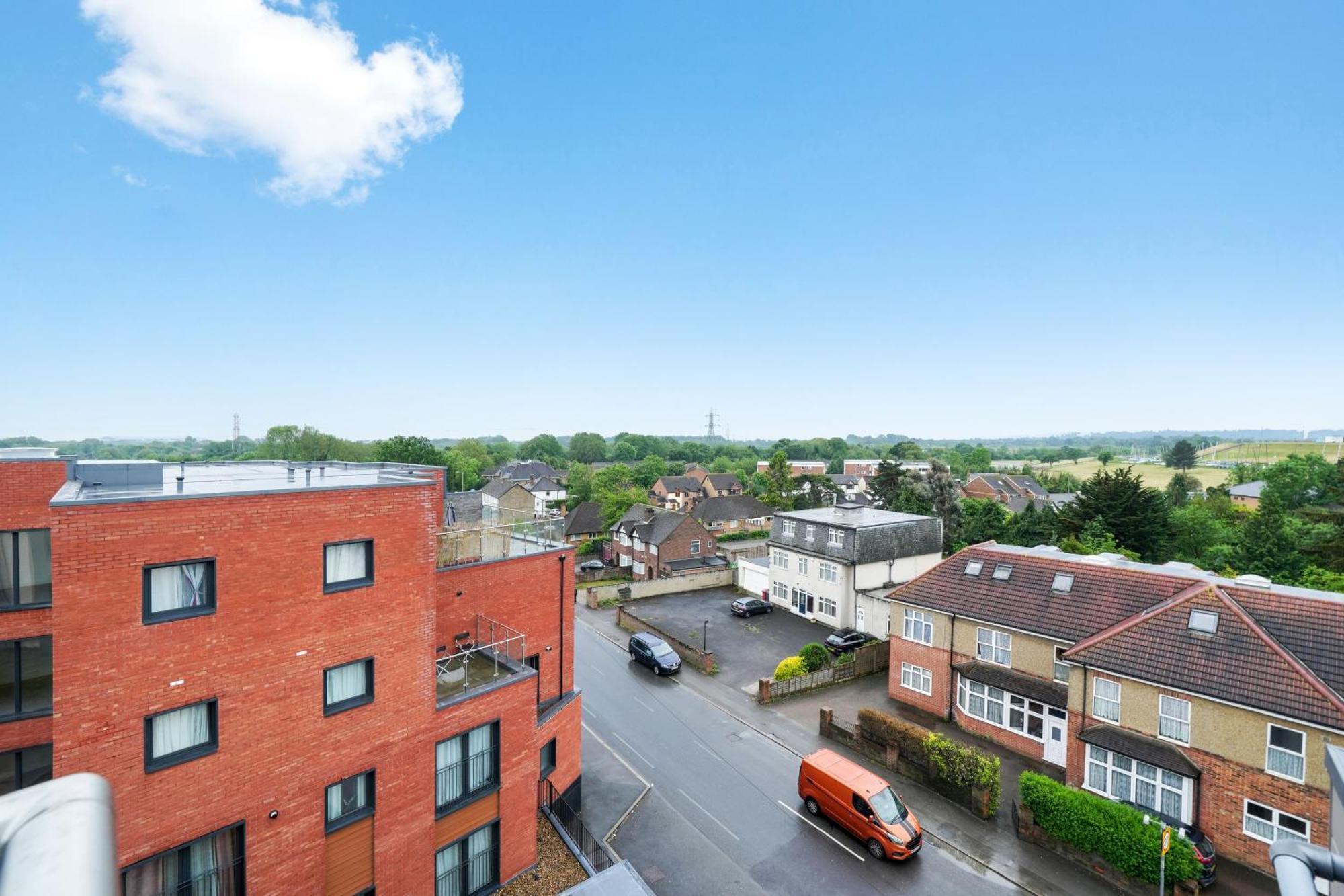 Modern Apartments With Free Parking Near Heathrow Colnbrook Exterior foto